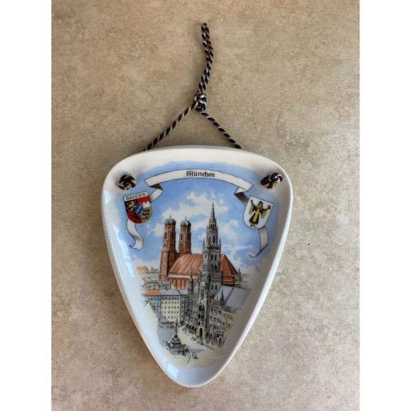 Vintage AK KAISER W Germany Hanging Munchen Dish - Picture 1 of 8